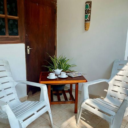The Breeze Mirissa Bed & Breakfast Екстериор снимка